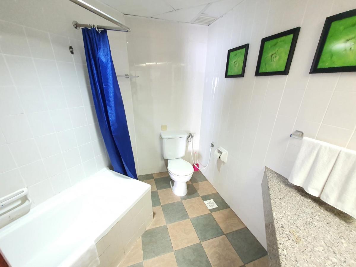 Seaview Deluxe Studio Couples Room S تانجونغ بونغاه المظهر الخارجي الصورة