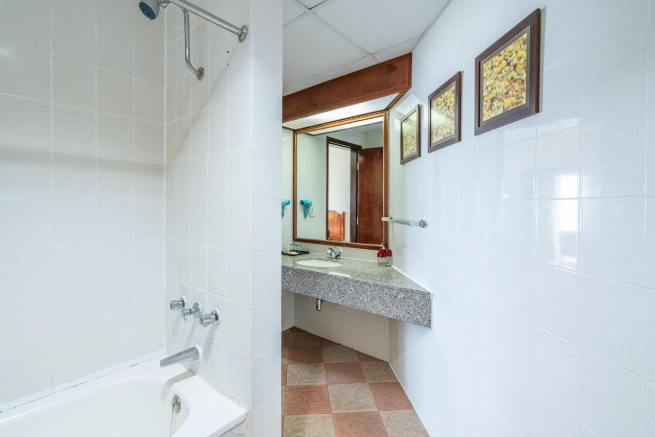 Seaview Deluxe Studio Couples Room S تانجونغ بونغاه المظهر الخارجي الصورة