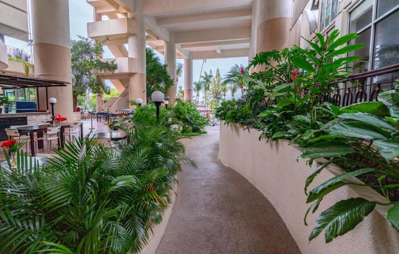 Seaview Deluxe Studio Couples Room S تانجونغ بونغاه المظهر الخارجي الصورة